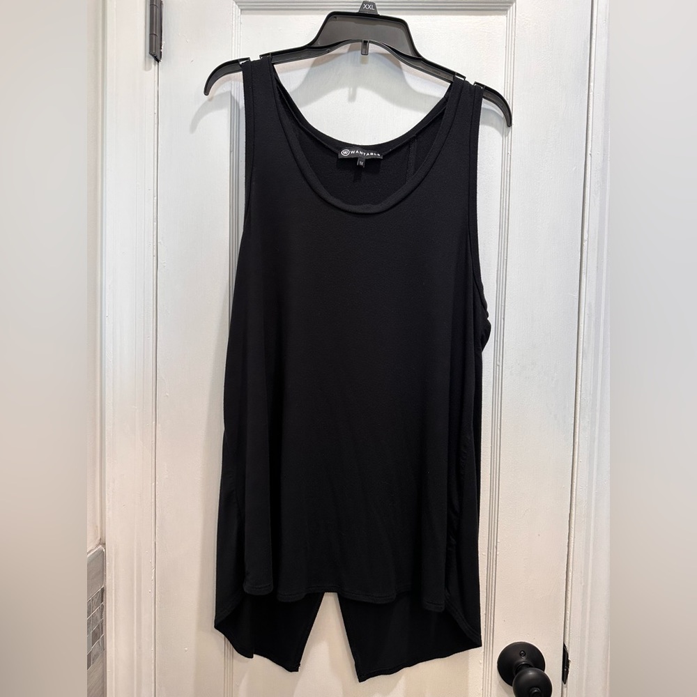 WANTABALE High/Low Tank Top with Split Back